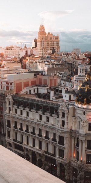 pexels-alex-azabache-3757144